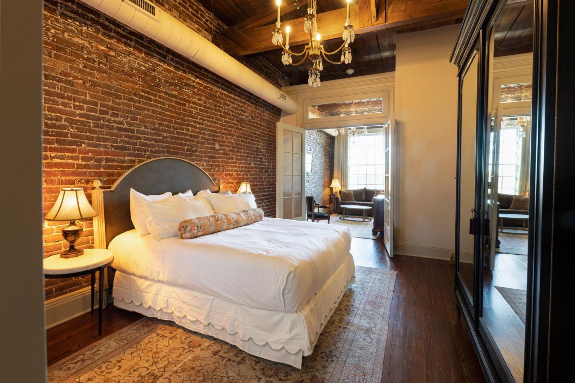 Hotel Cleo, Knoxville Downtown, A Tribute Portfolio Hotel المظهر الخارجي الصورة